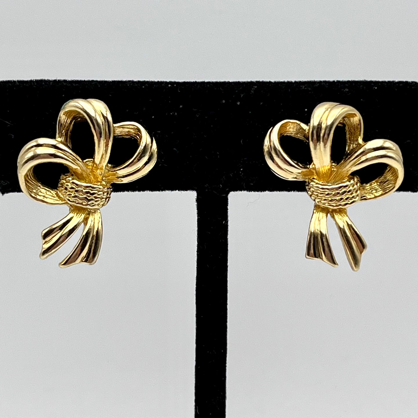 1957 Sarah Coventry Beau Catcher Earrings