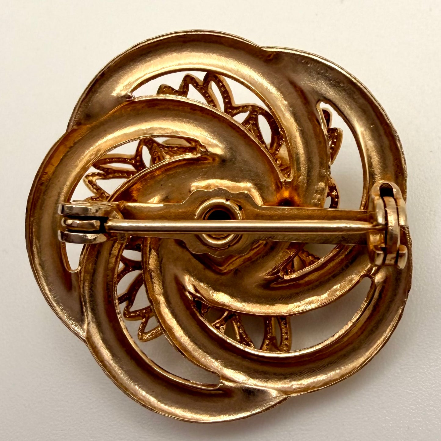 1960s Round Floral Rhinestone Brooch