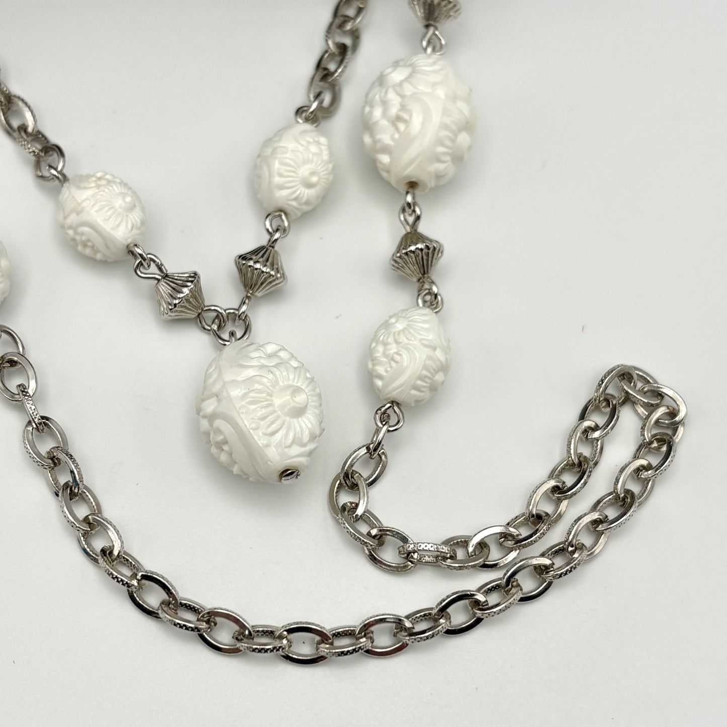 1976 Sarah Coventry Summer Flirt Necklace