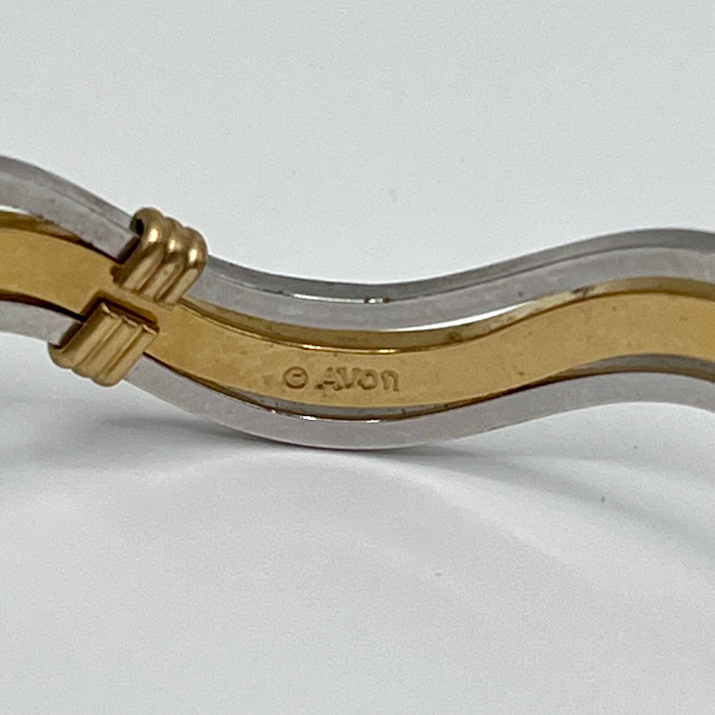 1978 Avon Fashion Waves Bracelet