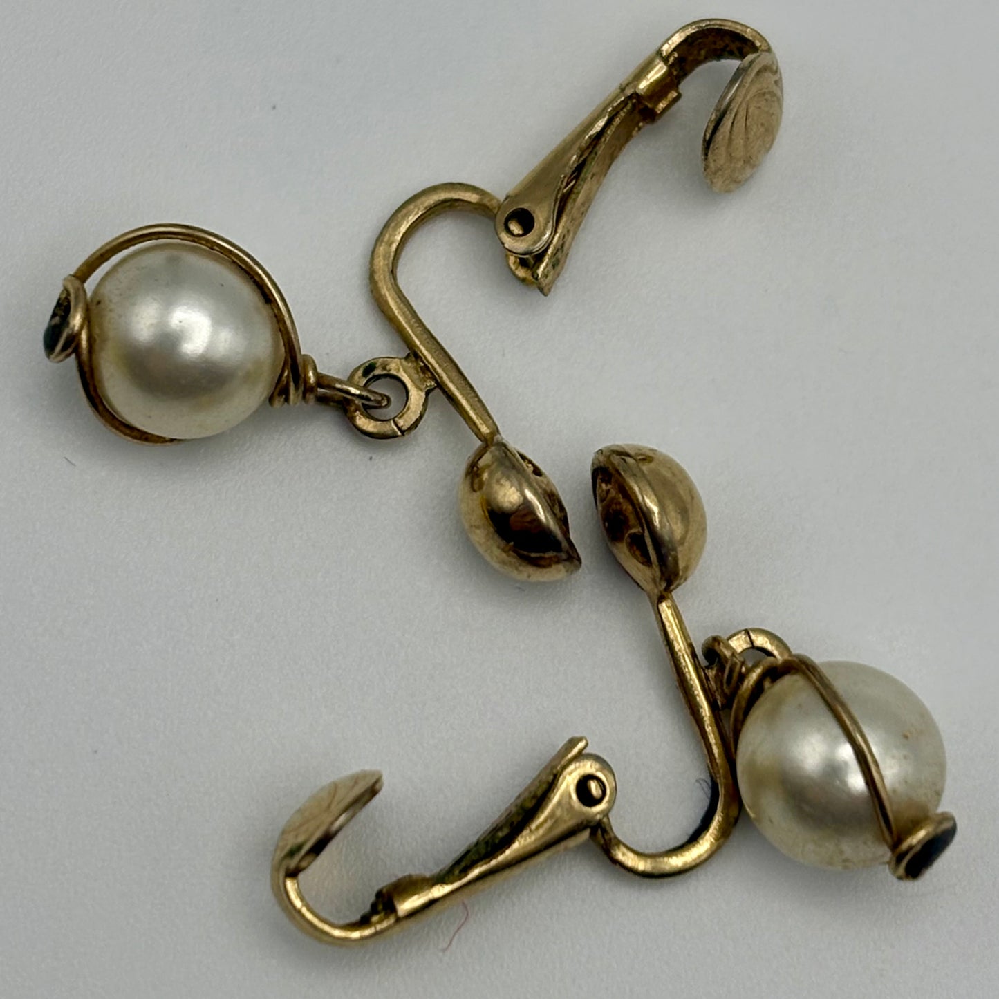 1966 Sarah Coventry Pearl Swirl Demi-Parure