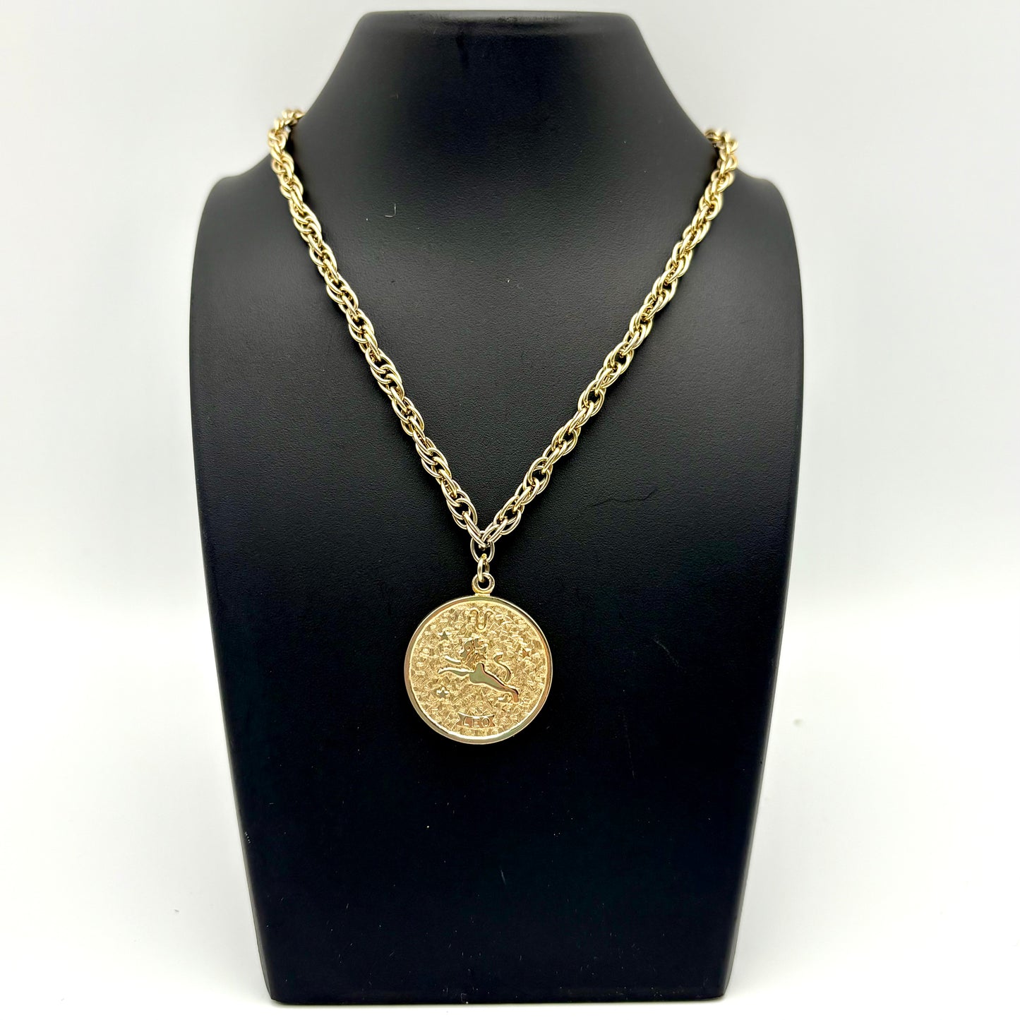 1970 Sarah Coventry Zodiac Pendant Necklace - Leo