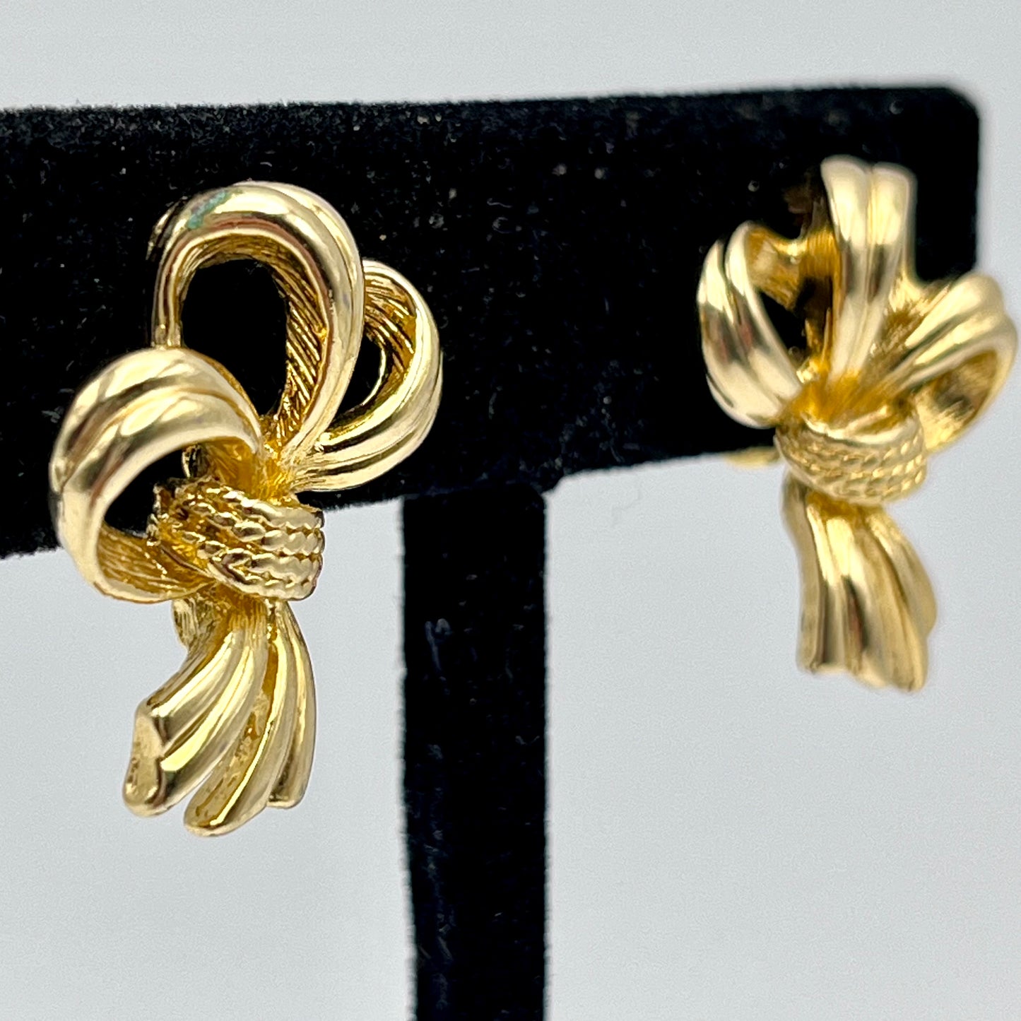 1957 Sarah Coventry Beau Catcher Earrings