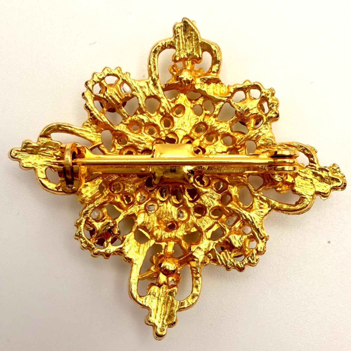 1960s Rhinestone & Pearl Diamond Shaped Brooch