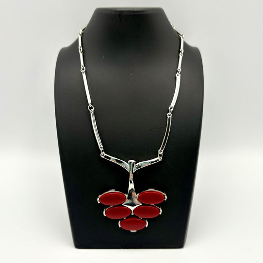 1977 Sarah Coventry Continental Necklace