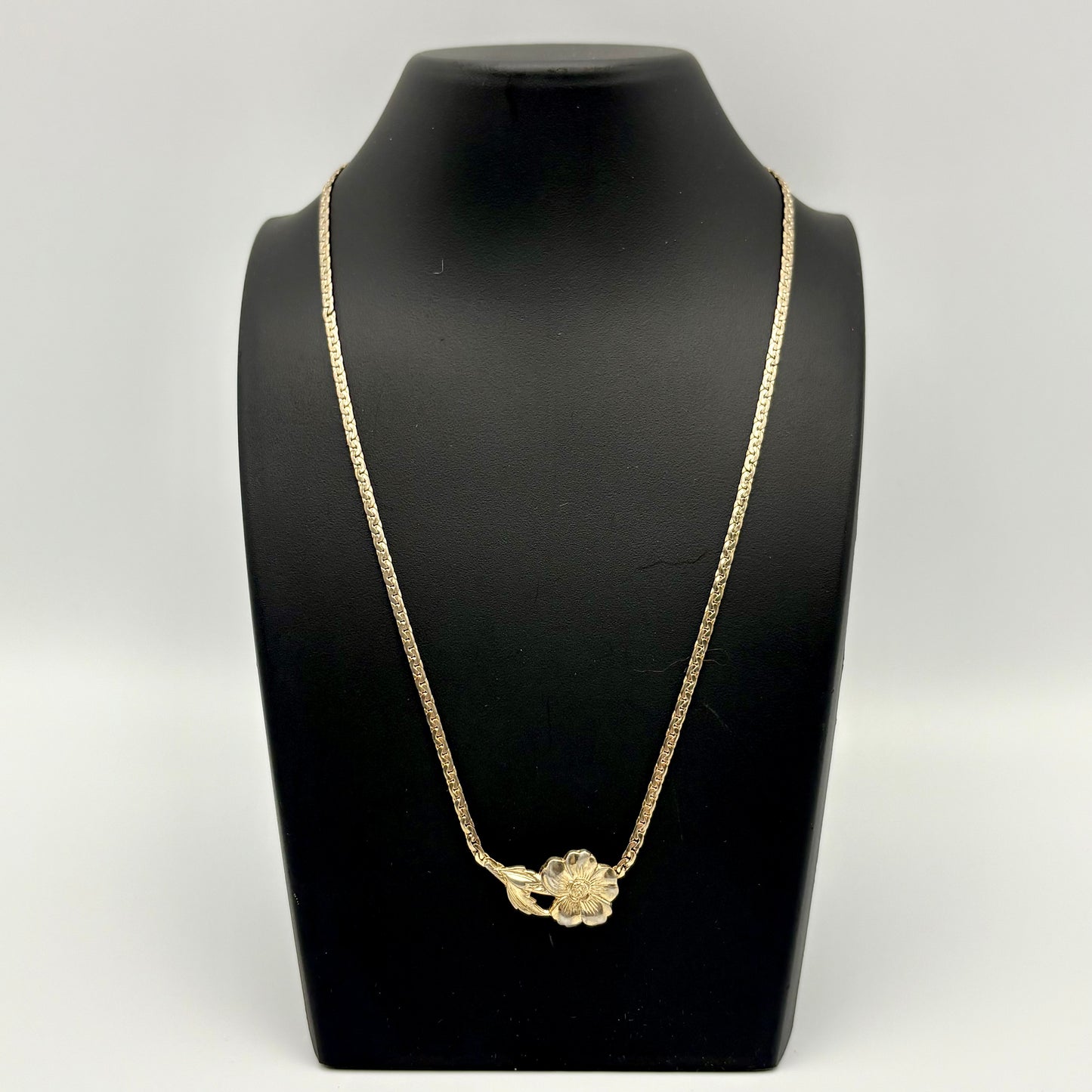 1979 Sarah Coventry Spring Posie Necklace