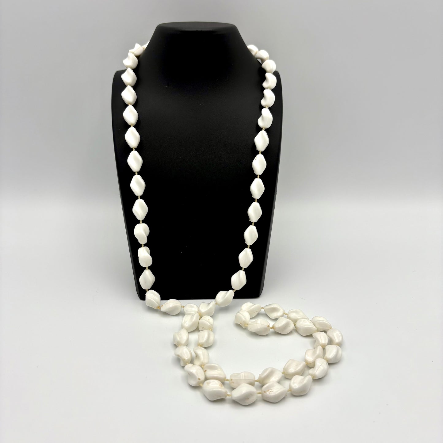 1975 Sarah Coventry Holiday Beads Necklace - White