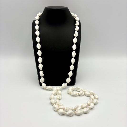 1975 Sarah Coventry Holiday Beads Necklace - White