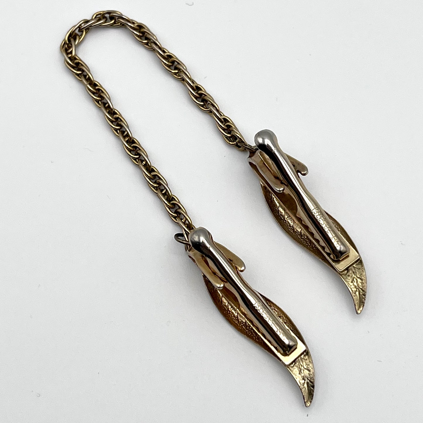 Late 50s/ Early 60s Gold-tone Leaf Sweater Clip