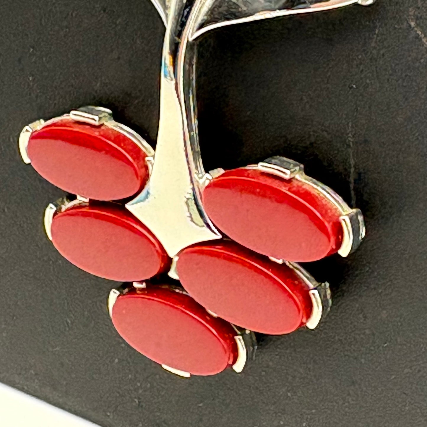 1977 Sarah Coventry Continental Necklace
