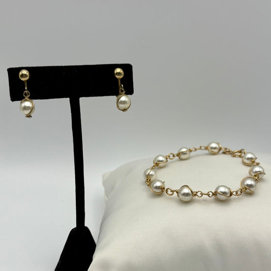 1966 Sarah Coventry Pearl Swirl Demi-Parure