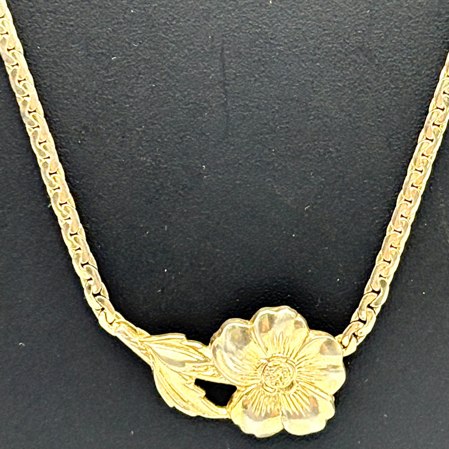 1979 Sarah Coventry Spring Posie Necklace