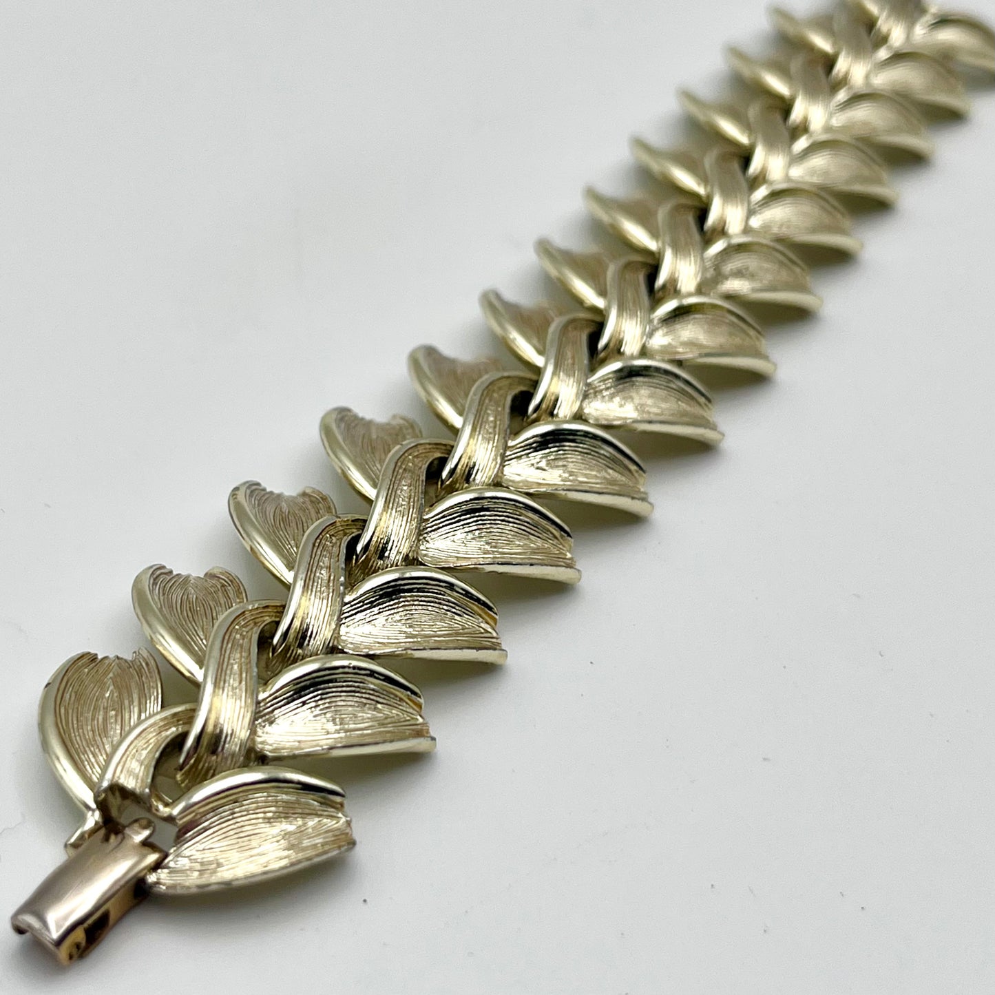 1960s Lisner Gold-Tone Bracelet