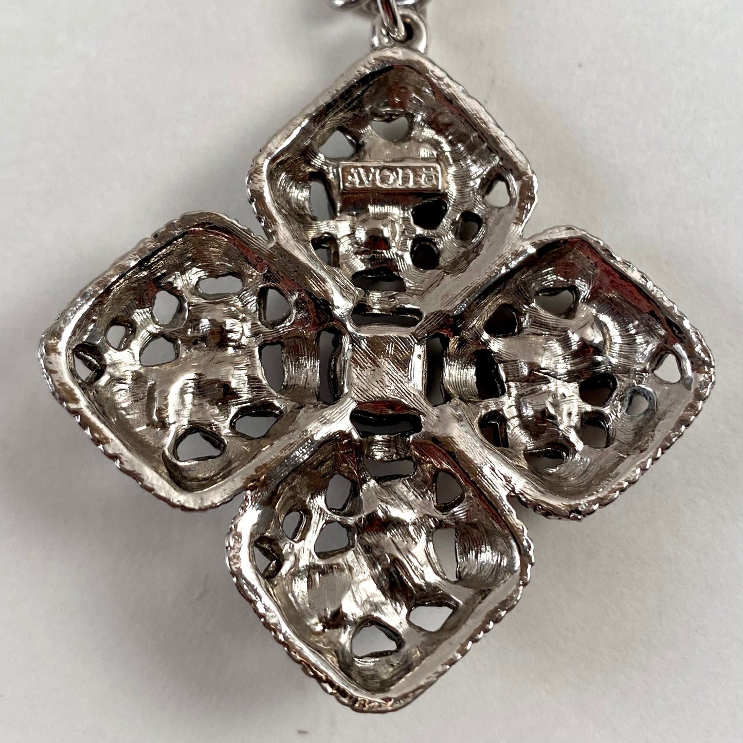 1973 Avon Sierra Pendant Necklace