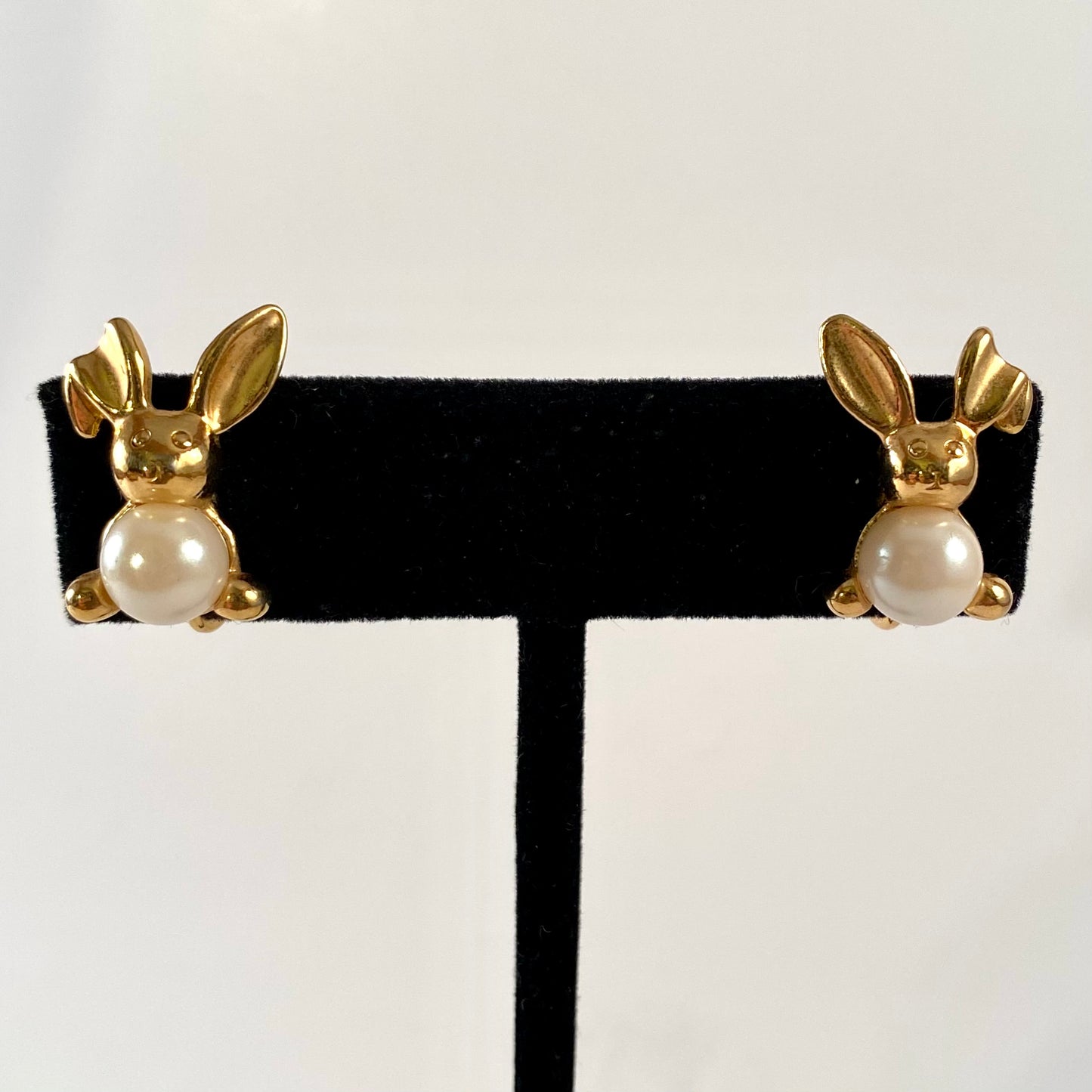 1995 Avon Pearly Bunny Earrings With Original Box