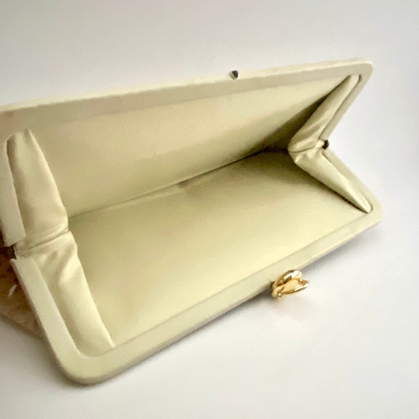 1960s Lace & Vinyl Ivory Clutch