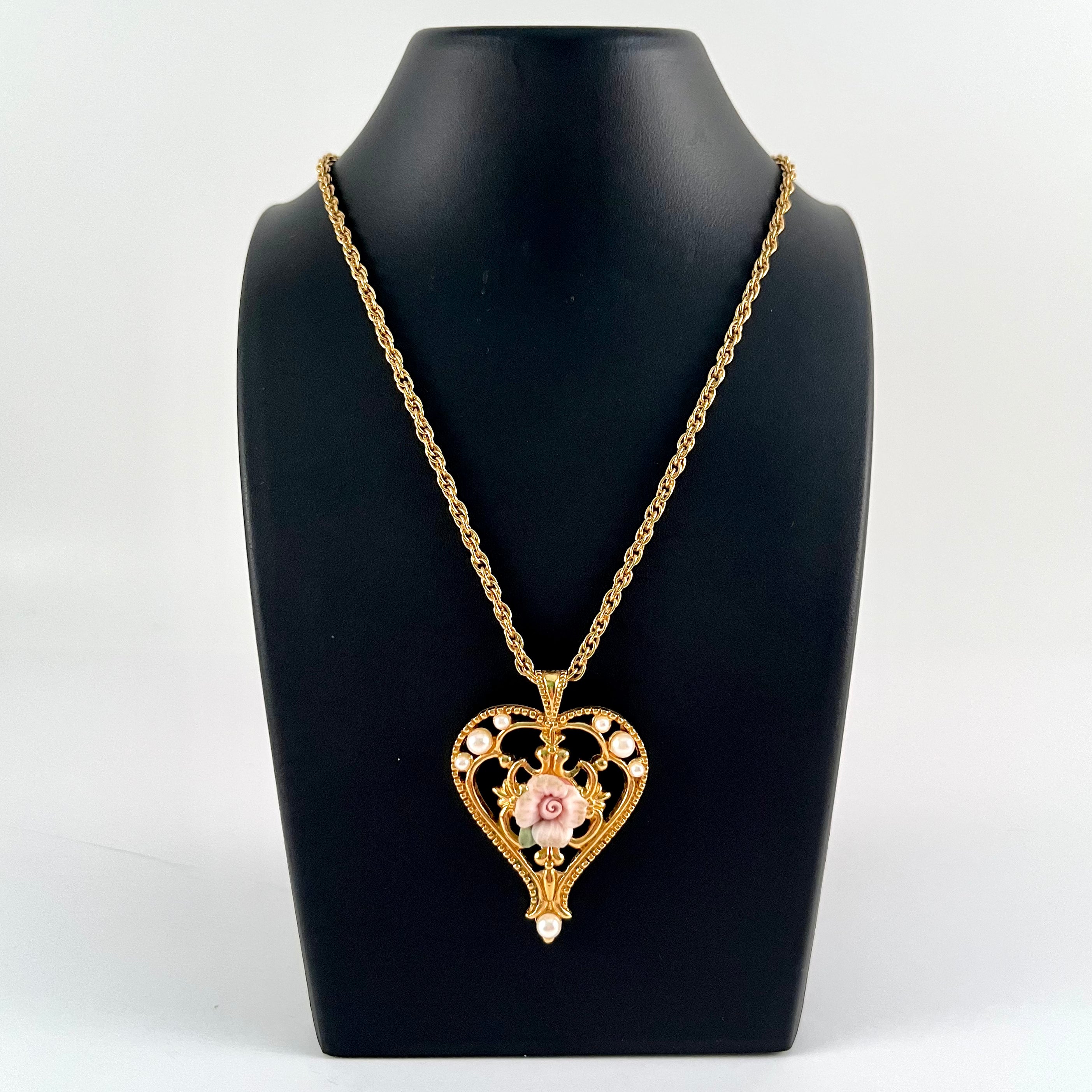 1995 Avon Victorian Style Heart Necklace – Retro Kandy Vintage 1995 Avon Victorian Style Heart Necklace – Retro Kandy Vintage