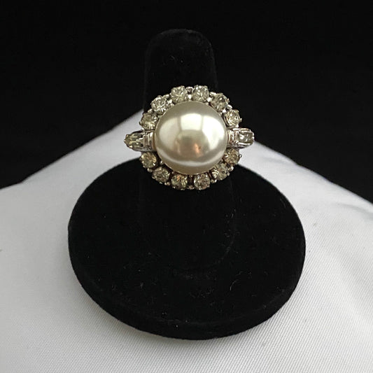 1971 Sarah Coventry Charmer Ring