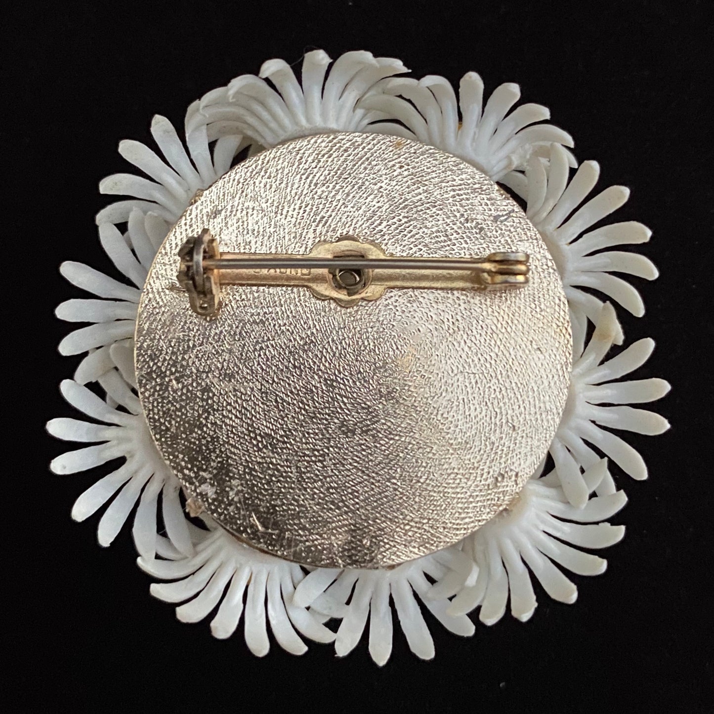 Late 60s/ Early 70s Hong Kong Plastic Daisy Brooch - Retro Kandy Vintage