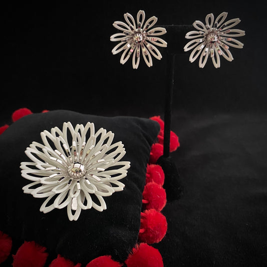 1972 Sarah Conventry White Petals Brooch & Earrings - Retro Kandy Vintage