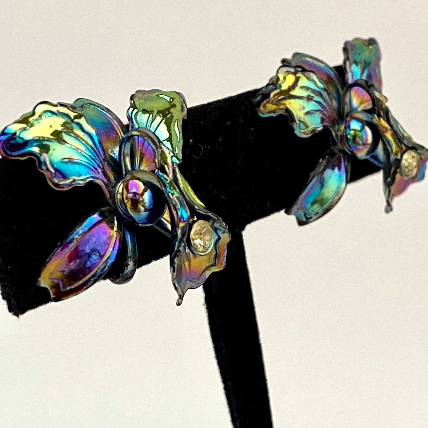 Late 50s/ Early 60s Iridescent Orchid Clip Earrings