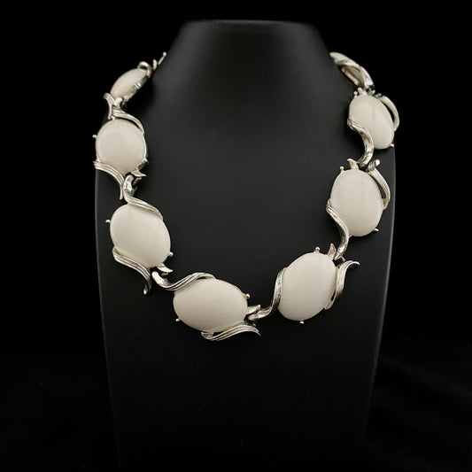 1950s White Thermoset Stone Chocker Necklace