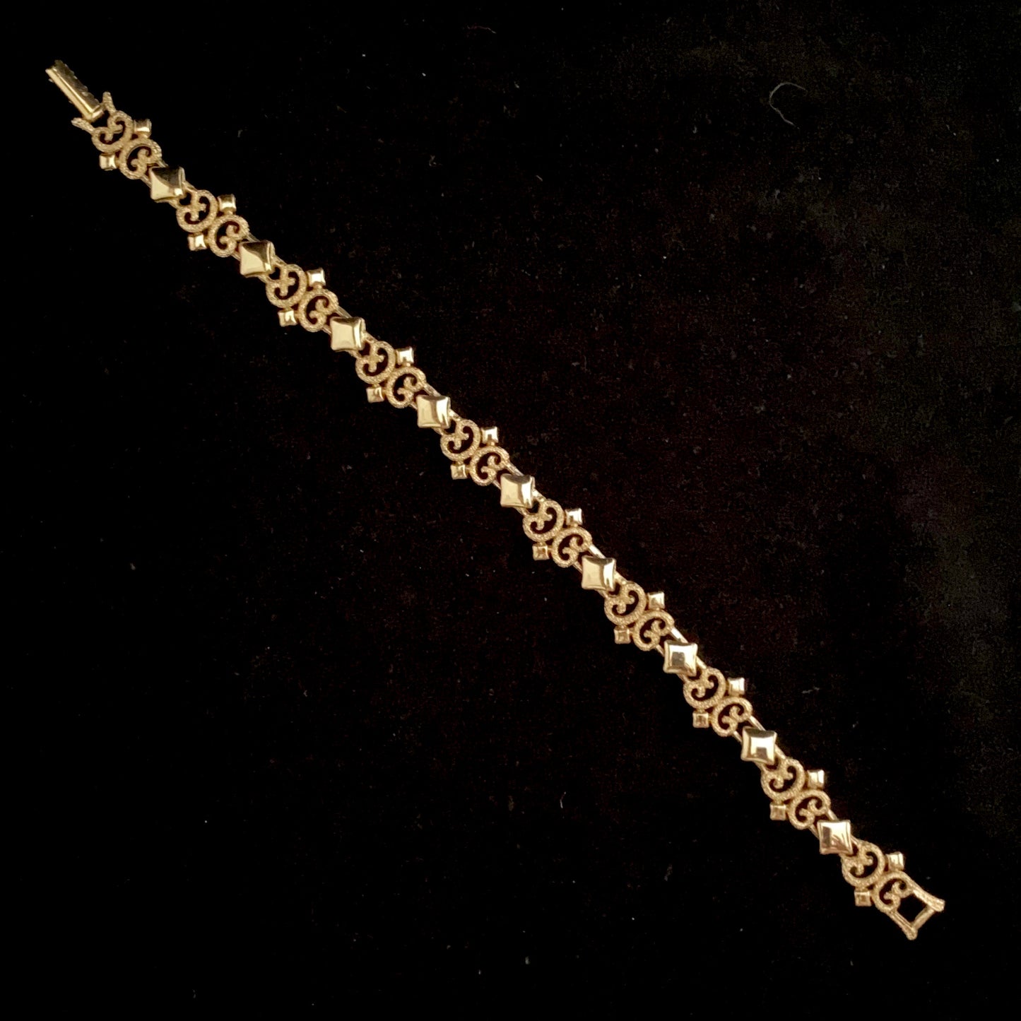 1971 Avon Precious Pretenders Bracelet