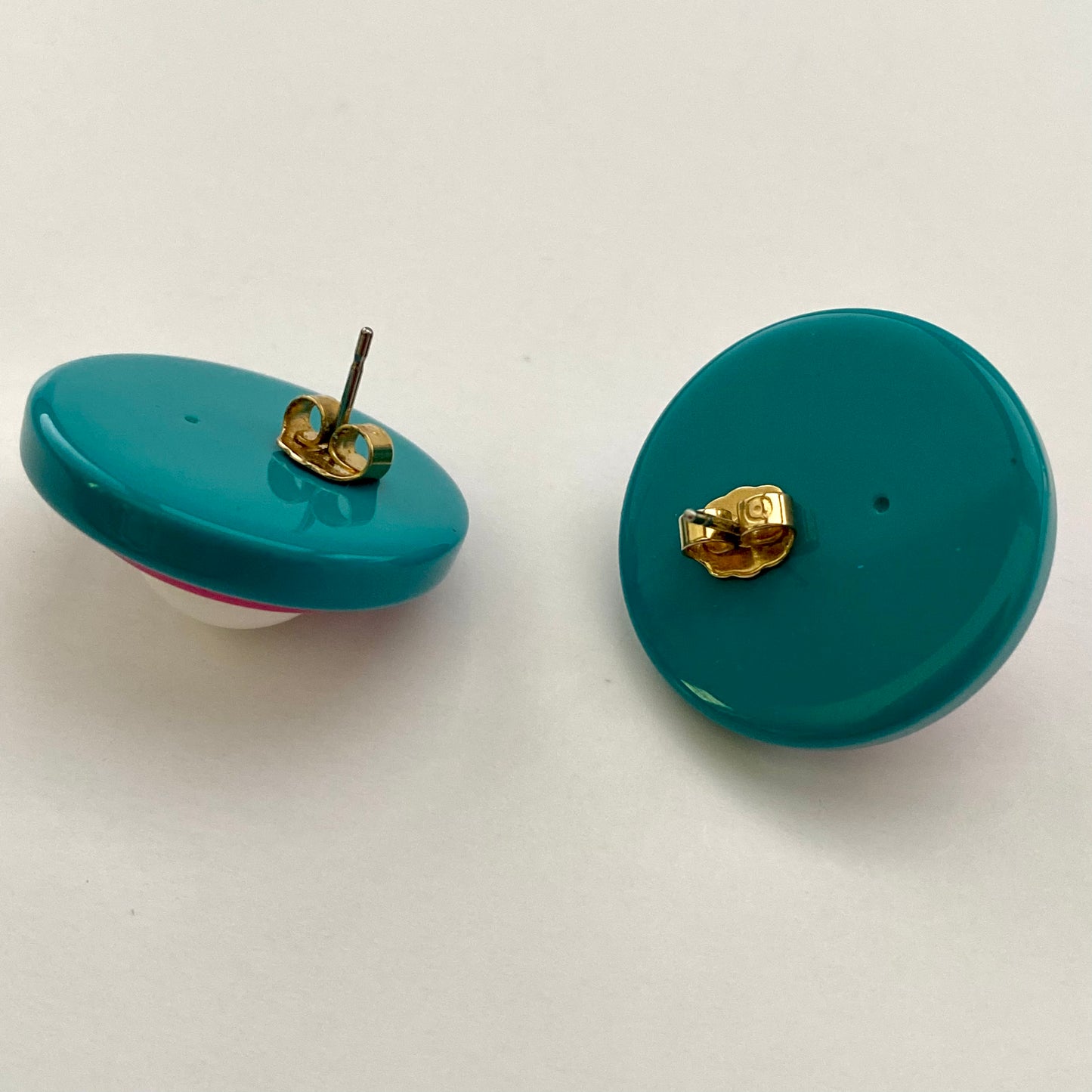 1989 Avon Club Capri Post Earrings