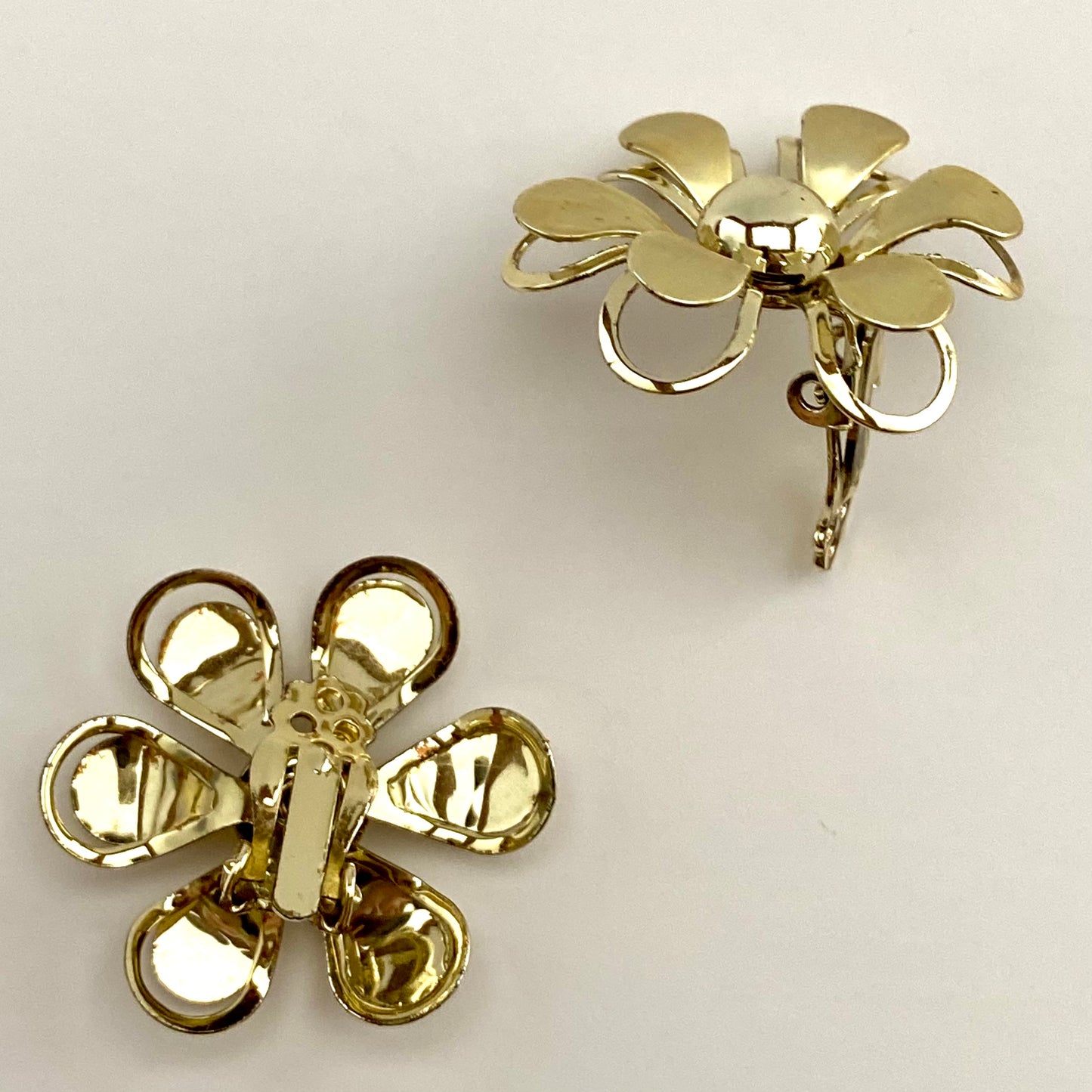 Late 60s/ Early 70s Gold-Tone Flower Earrings