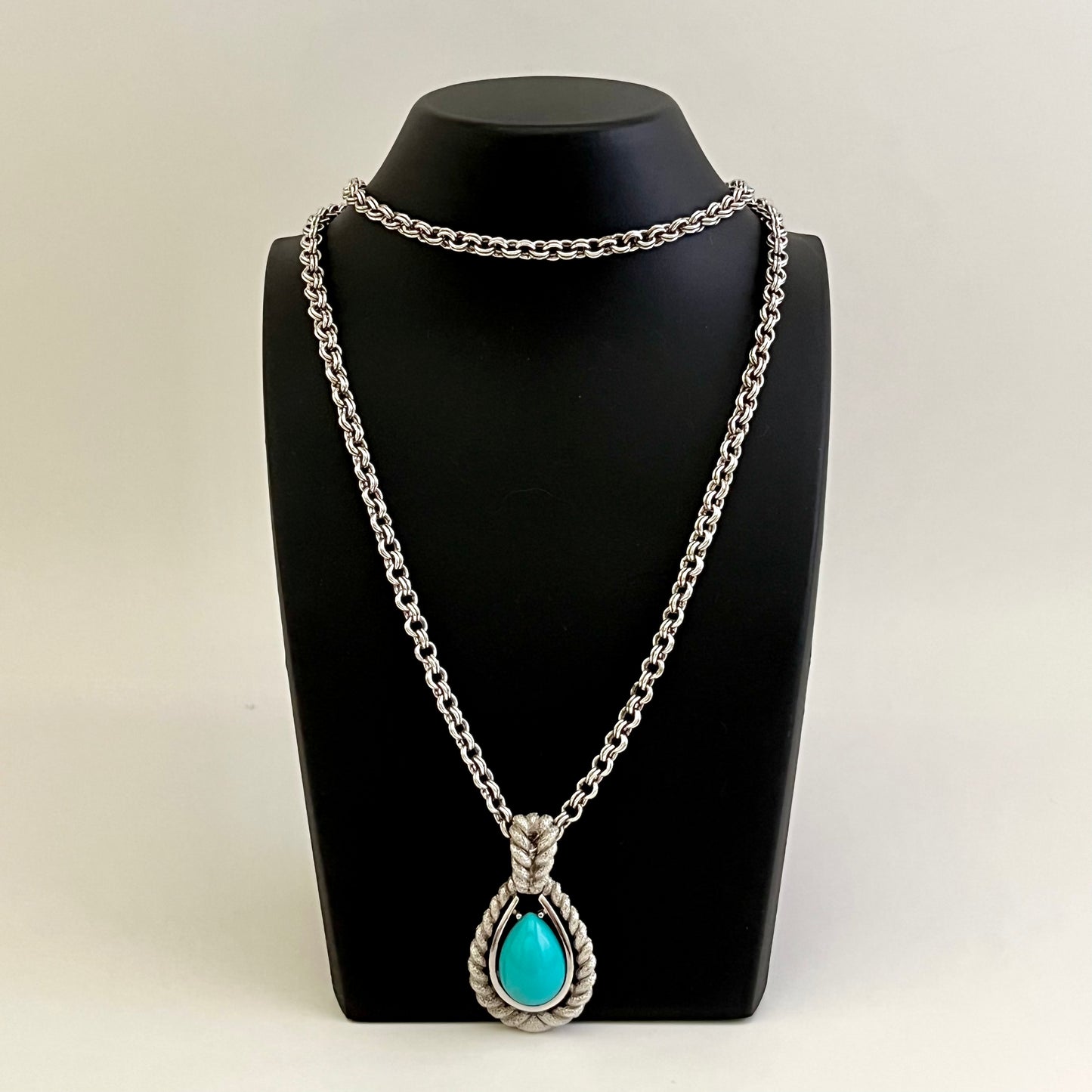 1972 Avon Blue Teardrop Pendant Necklace