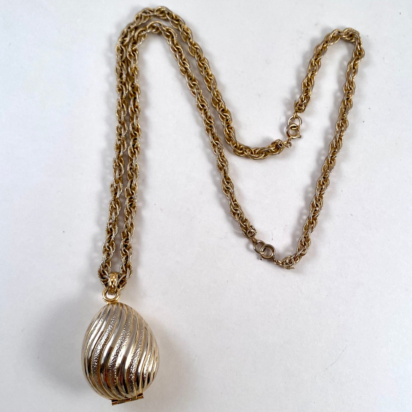 1968 Avon Golden Charmer Glace Necklace