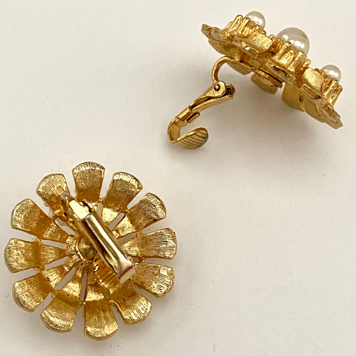 1960s Pearl Flower Earrings