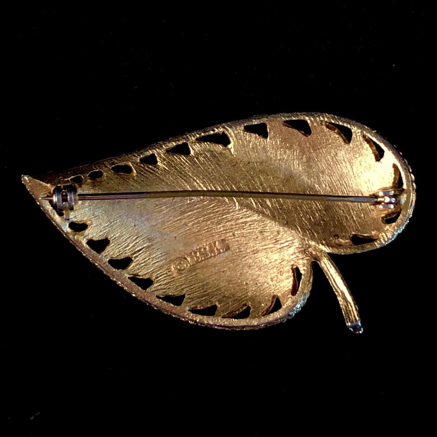 1960s BSK Gold-Tone Leaf Brooch - Retro Kandy Vintage
