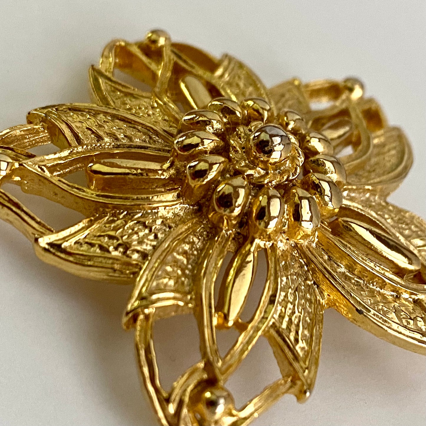 1960s Vintage Flower Brooch