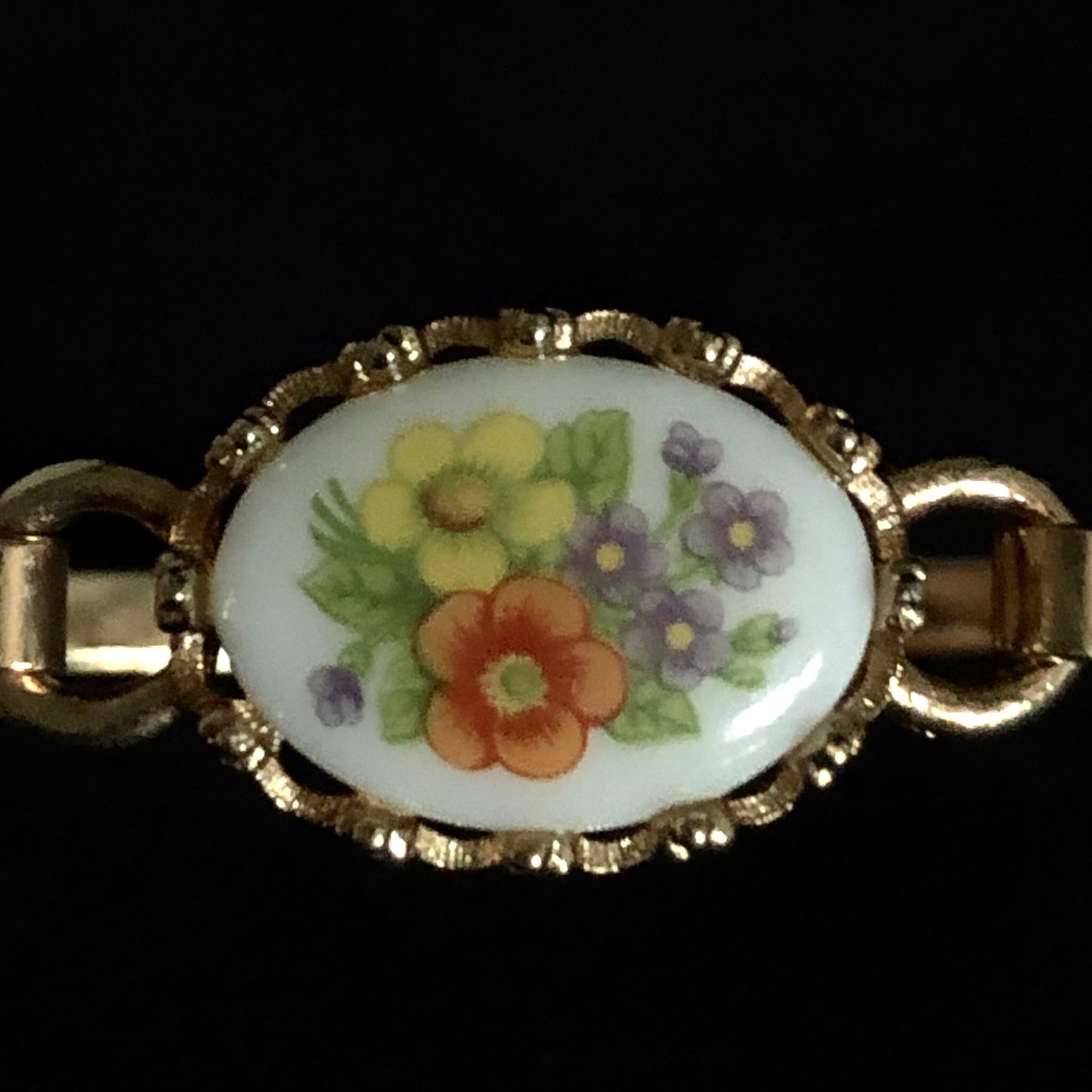 1975 Avon French Flowers Bracelet - Retro Kandy Vintage