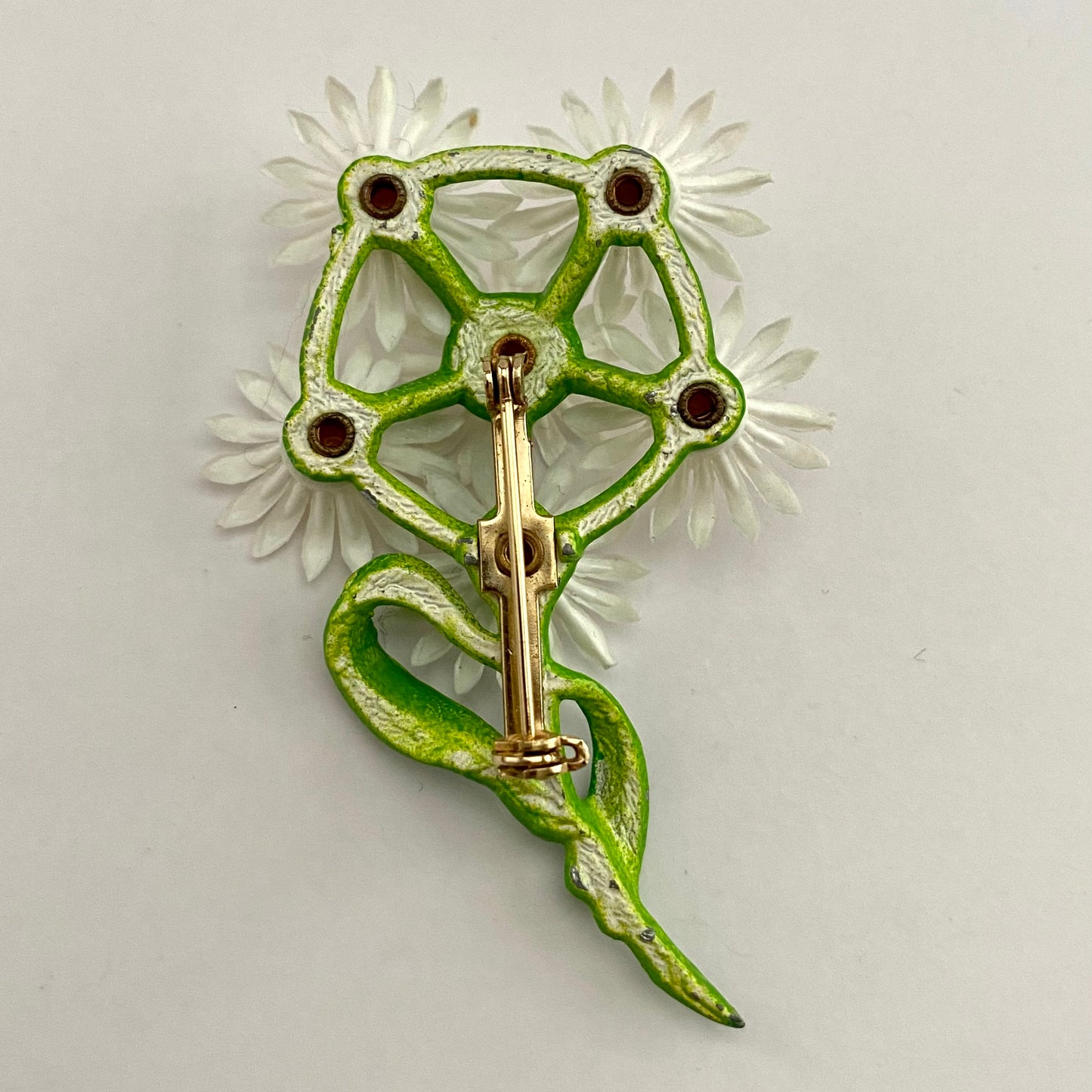 Late 60s/ Early 70s Daisy Brooch