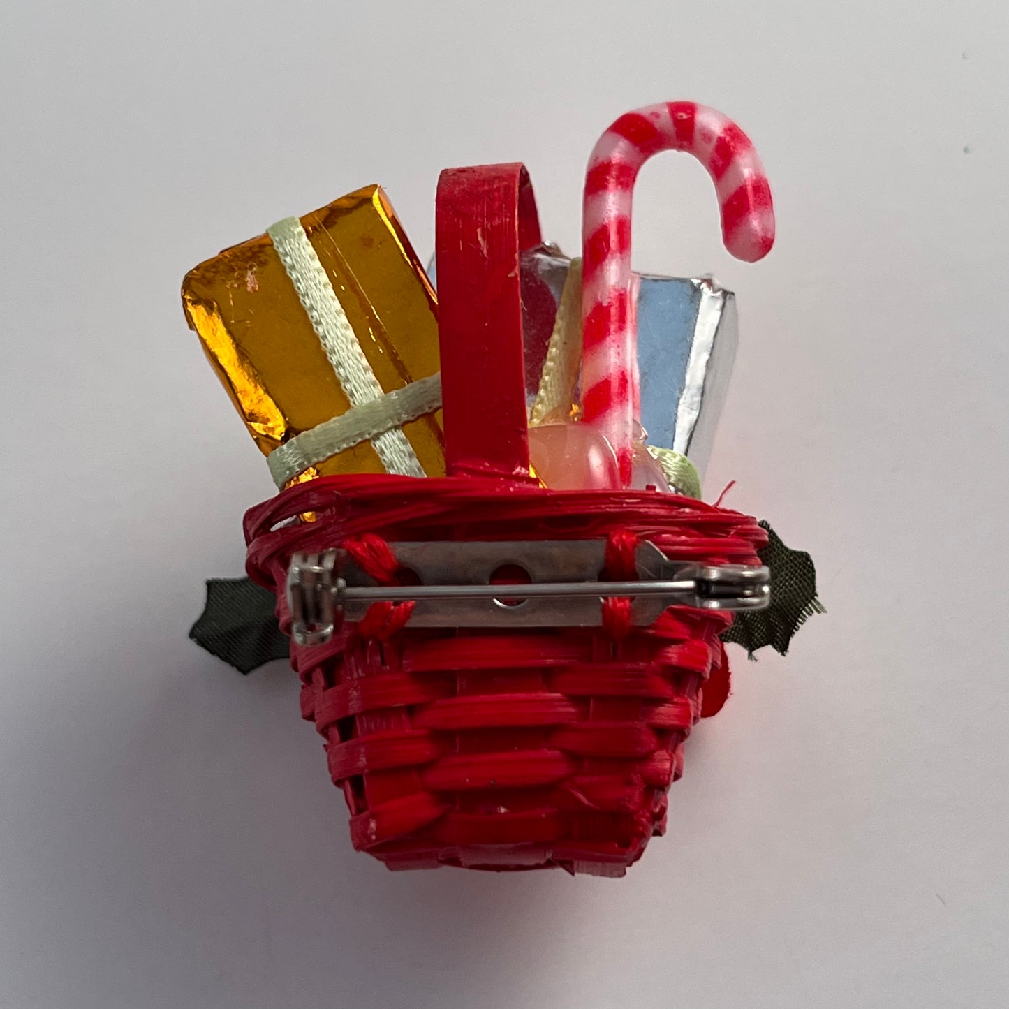 1989 Avon Christmas Wish Basket