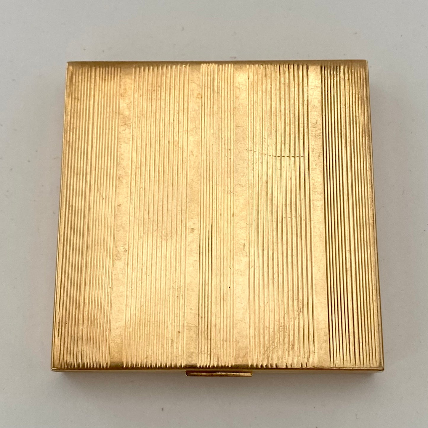 1950s Gold Tone Metal Loose Powder Compact