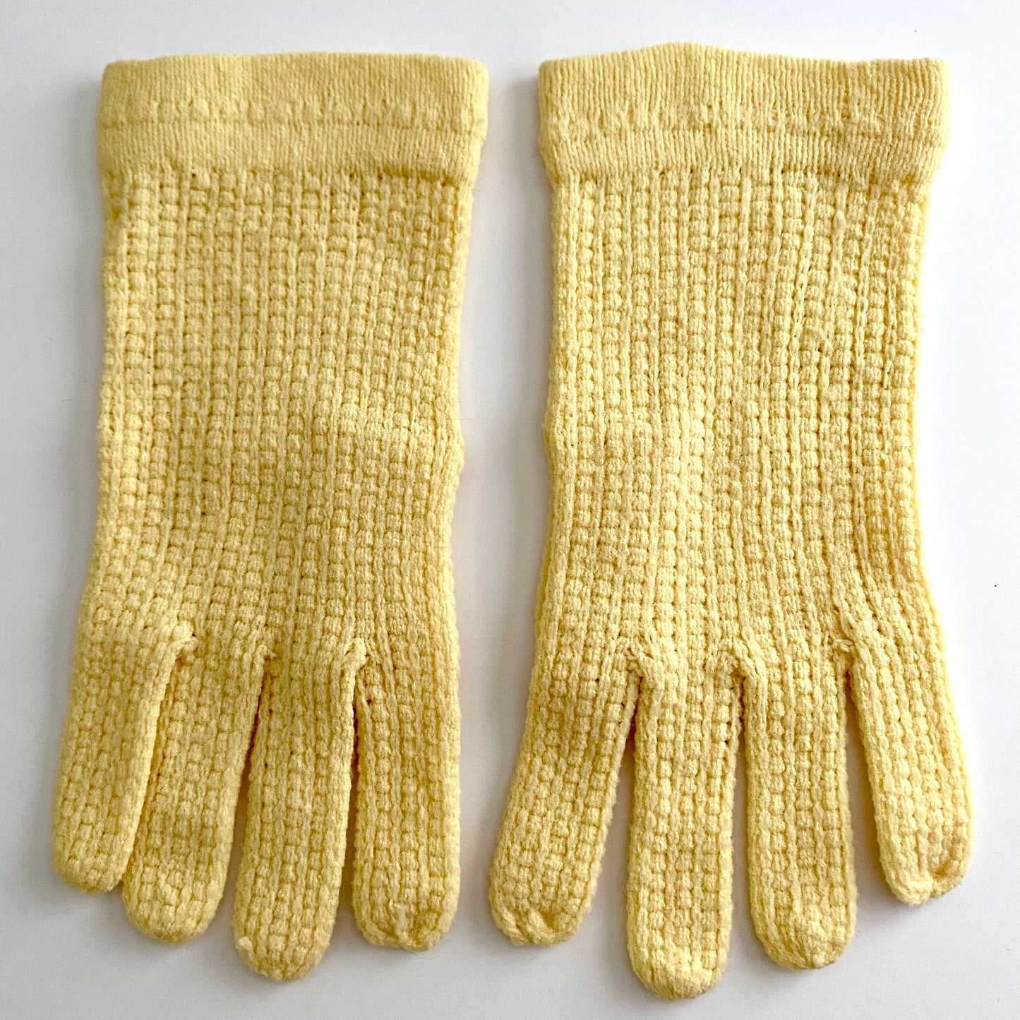 1950s Helanea Yellow Knit Stretch Gloves