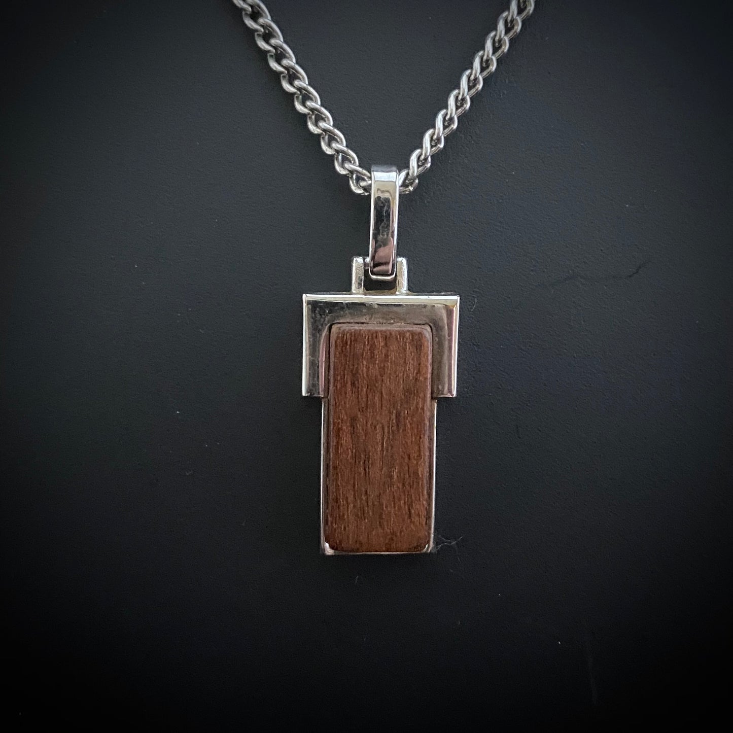 1979 Avon Natural Wood Pendant Necklace