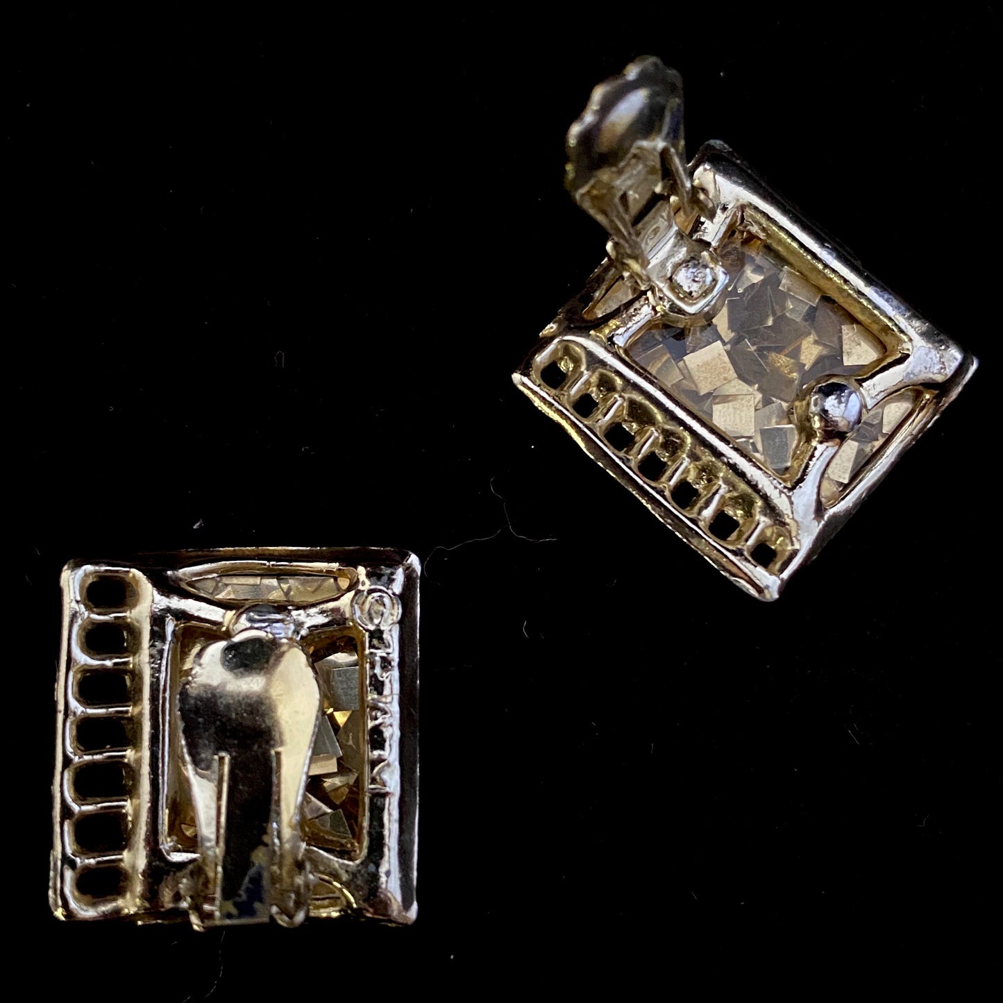 1950s PAM Lucite Confetti Earrings - Retro Kandy Vintage