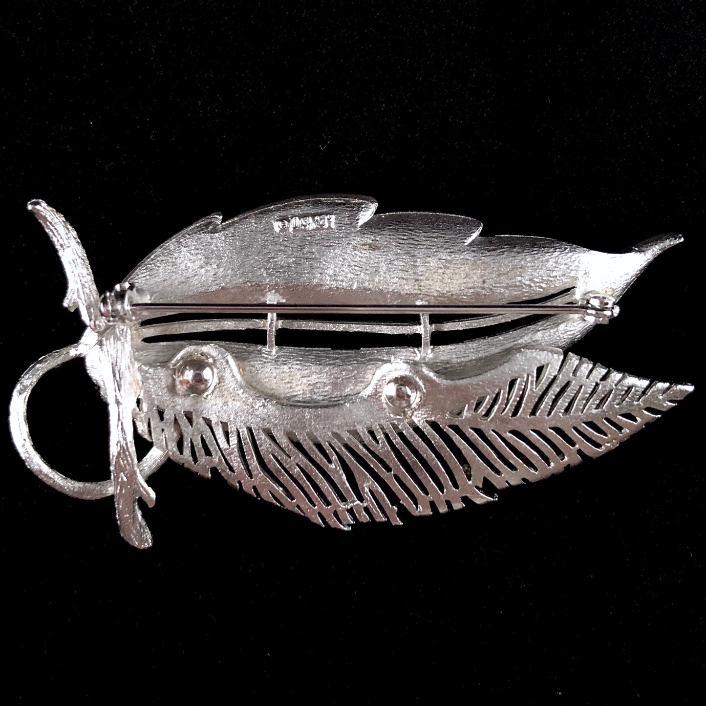 1960s Lisner Silver-Tone Leaf Brooch - Retro Kandy Vintage