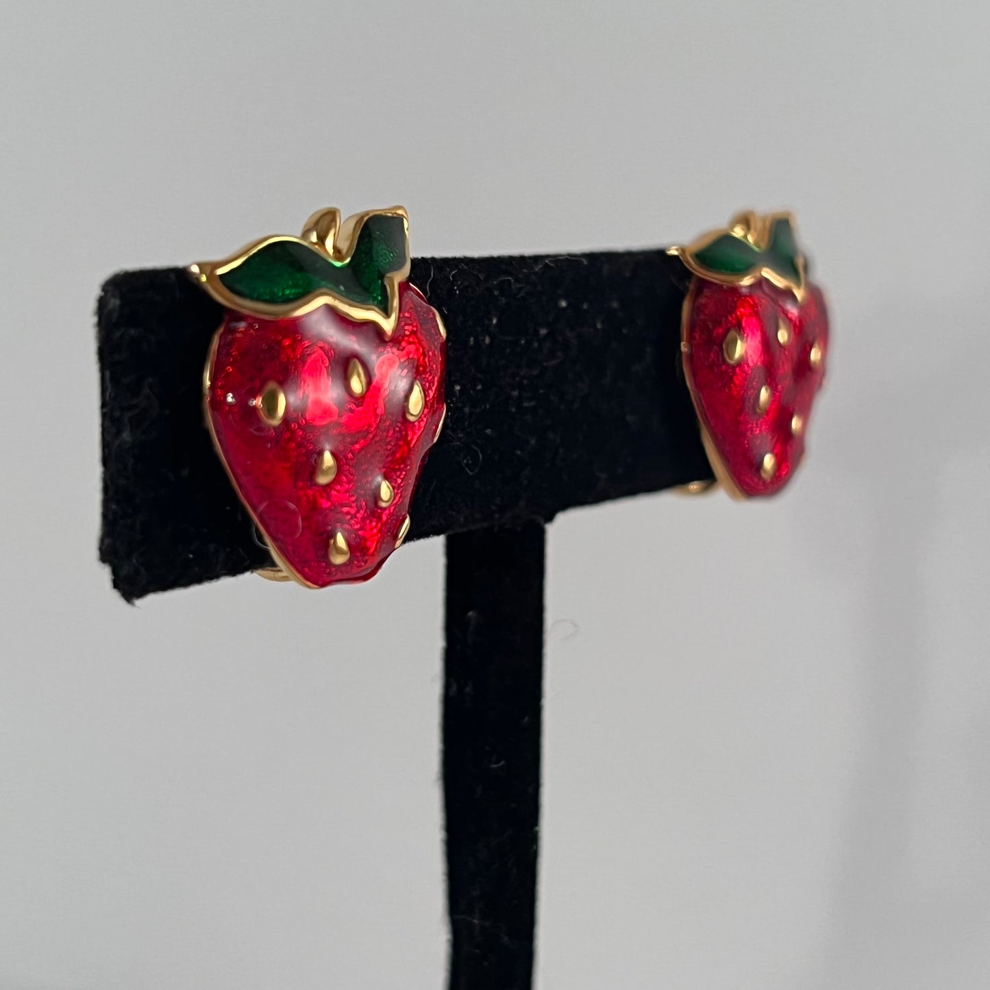 1990 Avon Very-Berry Earrings