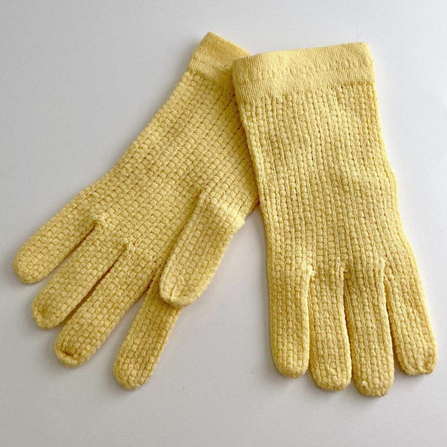 1950s Helanea Yellow Knit Stretch Gloves