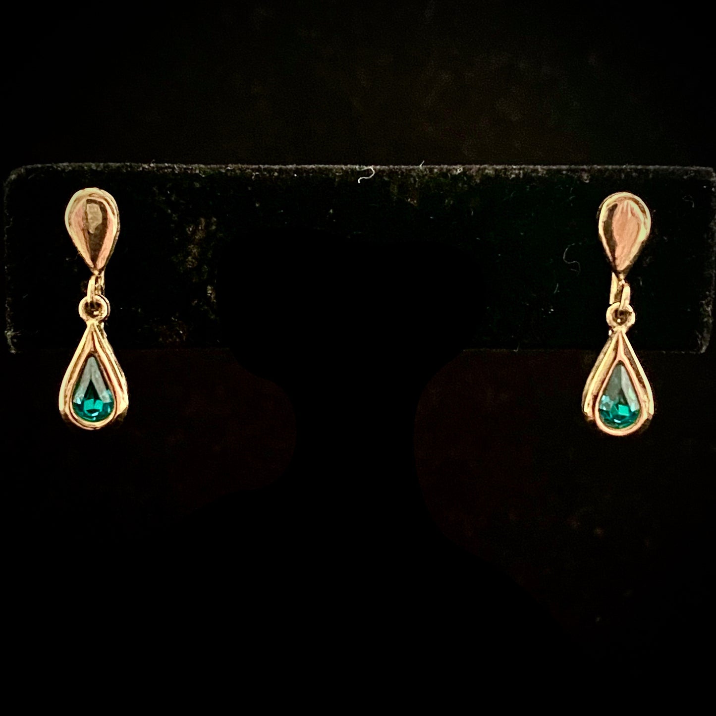 1976 Avon Birthstone Teardrop Pendant & Earring Set, December - Retro Kandy Vintage