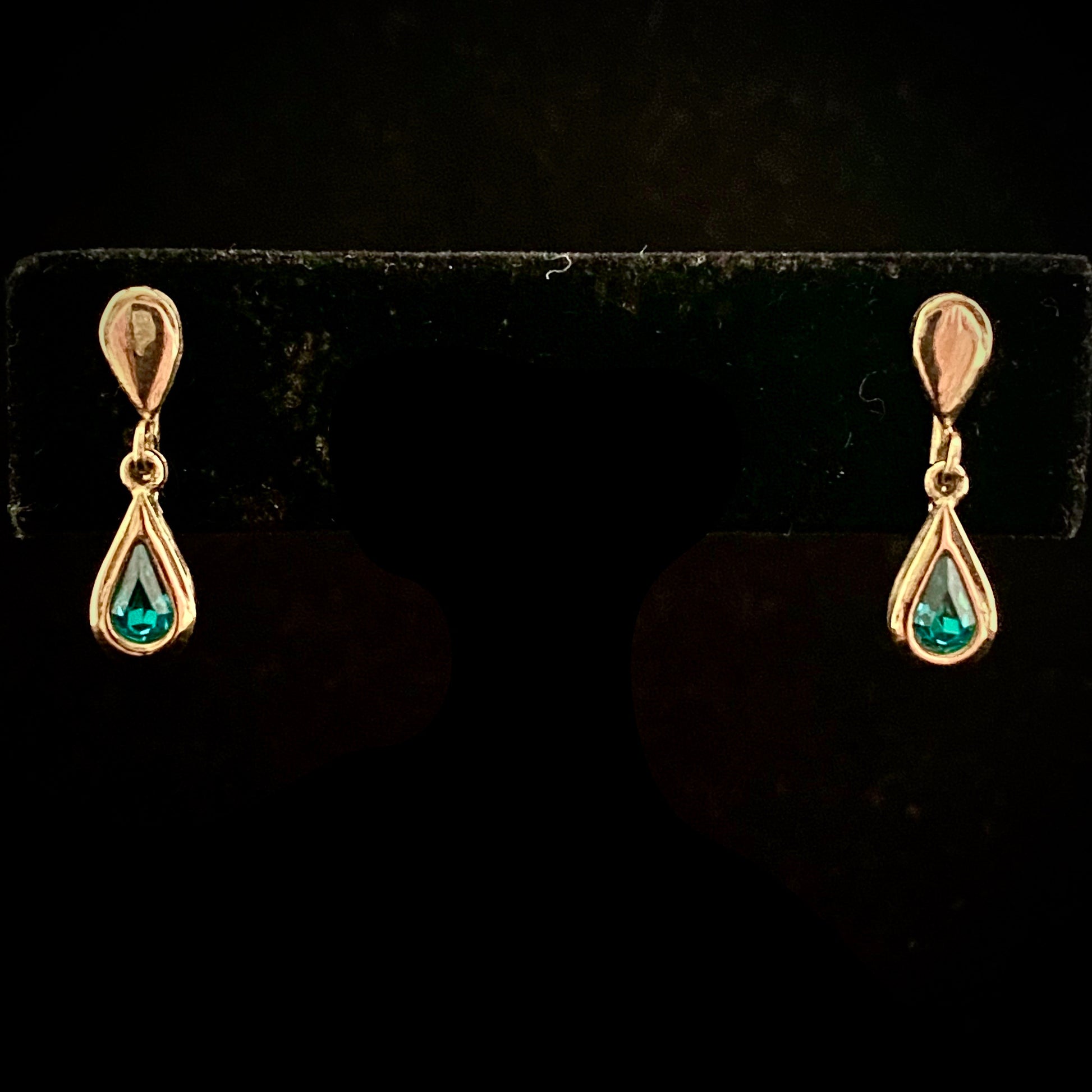 1976 Avon Birthstone Teardrop Pendant & Earring Set, December - Retro Kandy Vintage