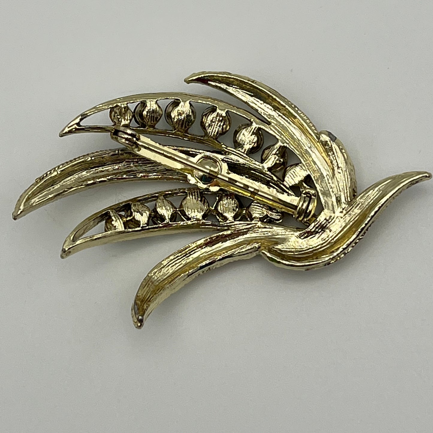 1960s Emerald Green Rhinestone Brooch