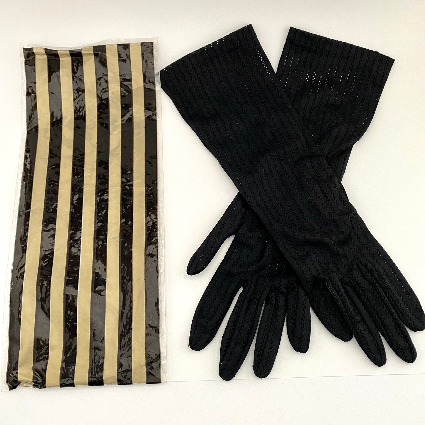 Late 50s/ Early 60s Touche by Fownes Black Mesh Gloves