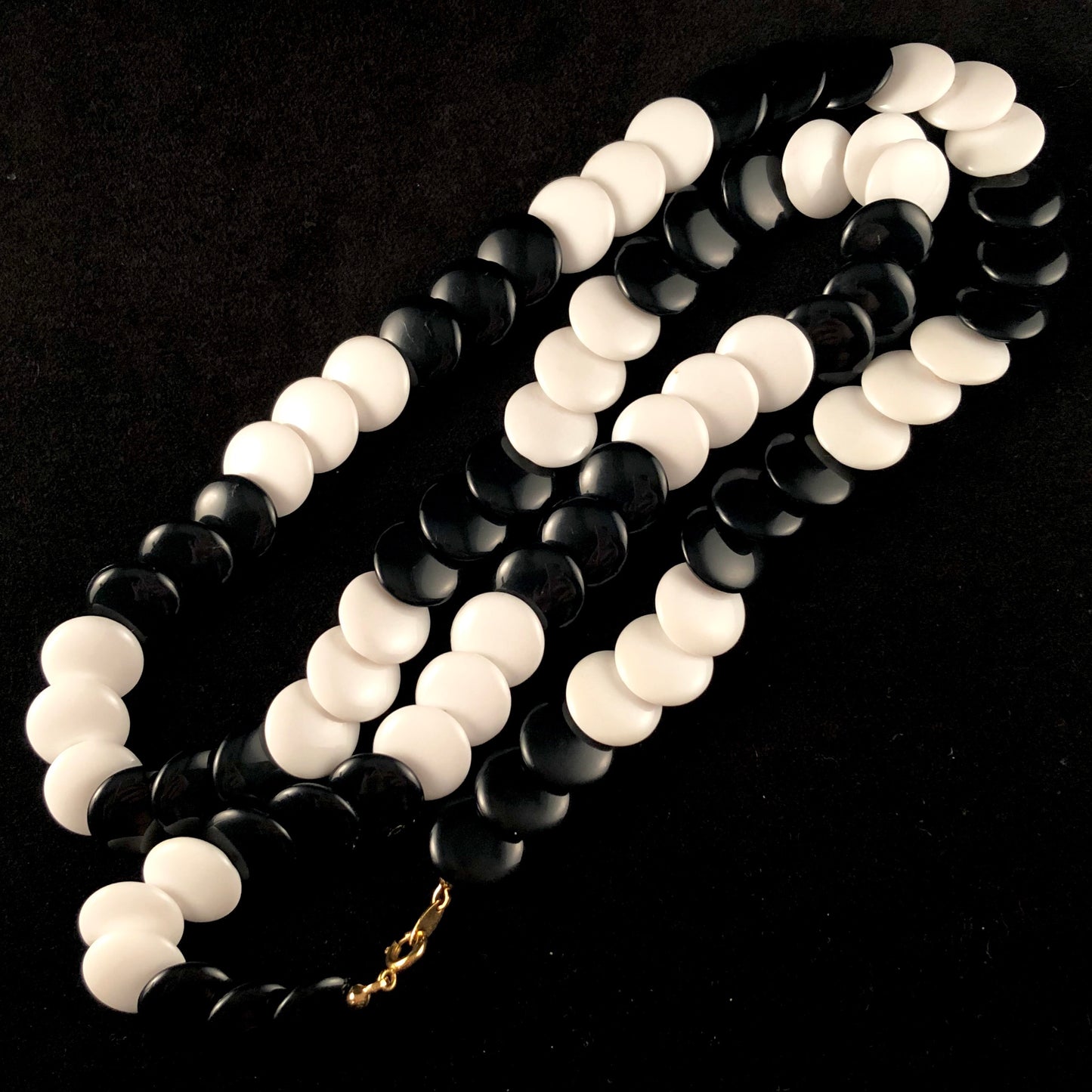 1980s Trifari Black & White Bead Necklace - Retro Kandy Vintage