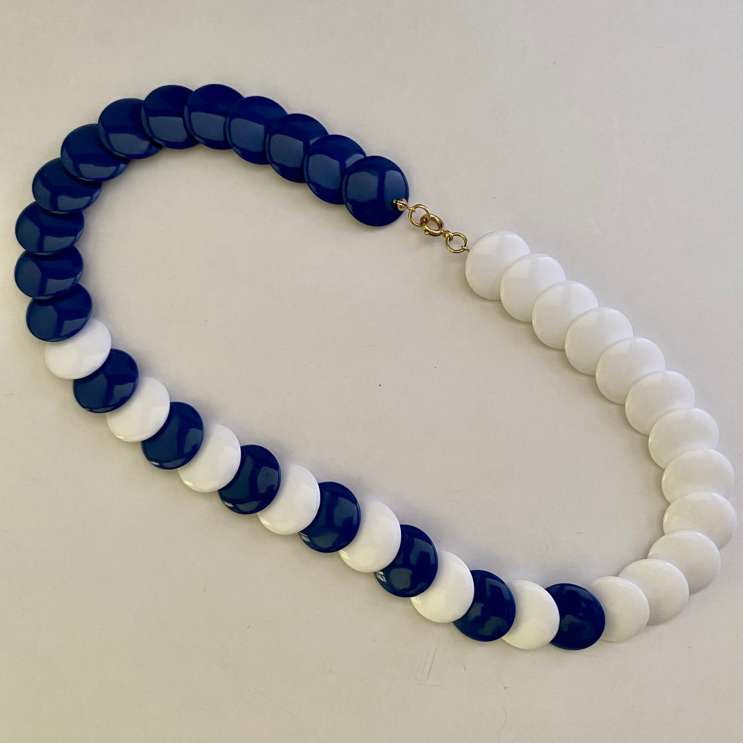 1982 Avon Newport Bead Necklace